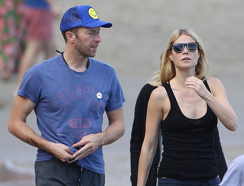 Chris Martin- Gwyneth Paltrow: Επανασύνδεση; H ρομαντική βόλτα στην παραλία Chris Martin- Gwyneth Paltrow: Επανασύνδεση; H ρομαντική βόλτα στην παραλία