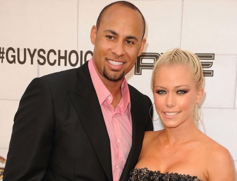 Τι και αν την απάτησε; Η Kendra Wilkinson δεν χωρίζει τον σύζυγο της Τι και αν την απάτησε; Η Kendra Wilkinson δεν χωρίζει τον σύζυγο της