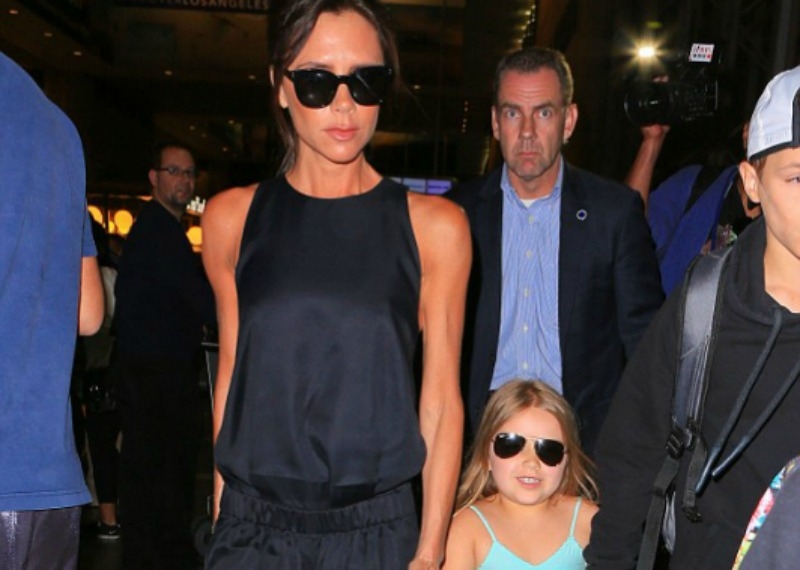 Harper Beckham είσαι γεννημένη celebrity! Aκολουθεί τα χνάρια της μαμάς της! Harper Beckham είσαι γεννημένη celebrity! Aκολουθεί τα χνάρια της μαμάς της!