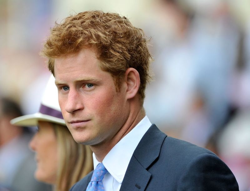 Prince Harry: Έφαγε σαν κοινός θνητός! Prince Harry: Έφαγε σαν κοινός θνητός!