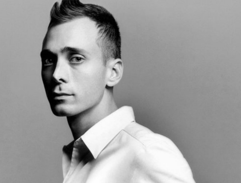 Fashion news: Ο Hedi Slimane αποχώρησε από τον οίκο Saint Laurent Fashion news: Ο Hedi Slimane αποχώρησε από τον οίκο Saint Laurent
