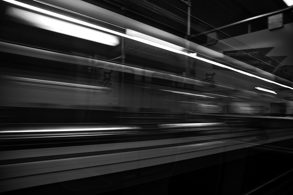 Ο Χάρης Σαββίδης εξερευνά την Αθήνα με το μετρό Ο Χάρης Σαββίδης εξερευνά την Αθήνα με το μετρό