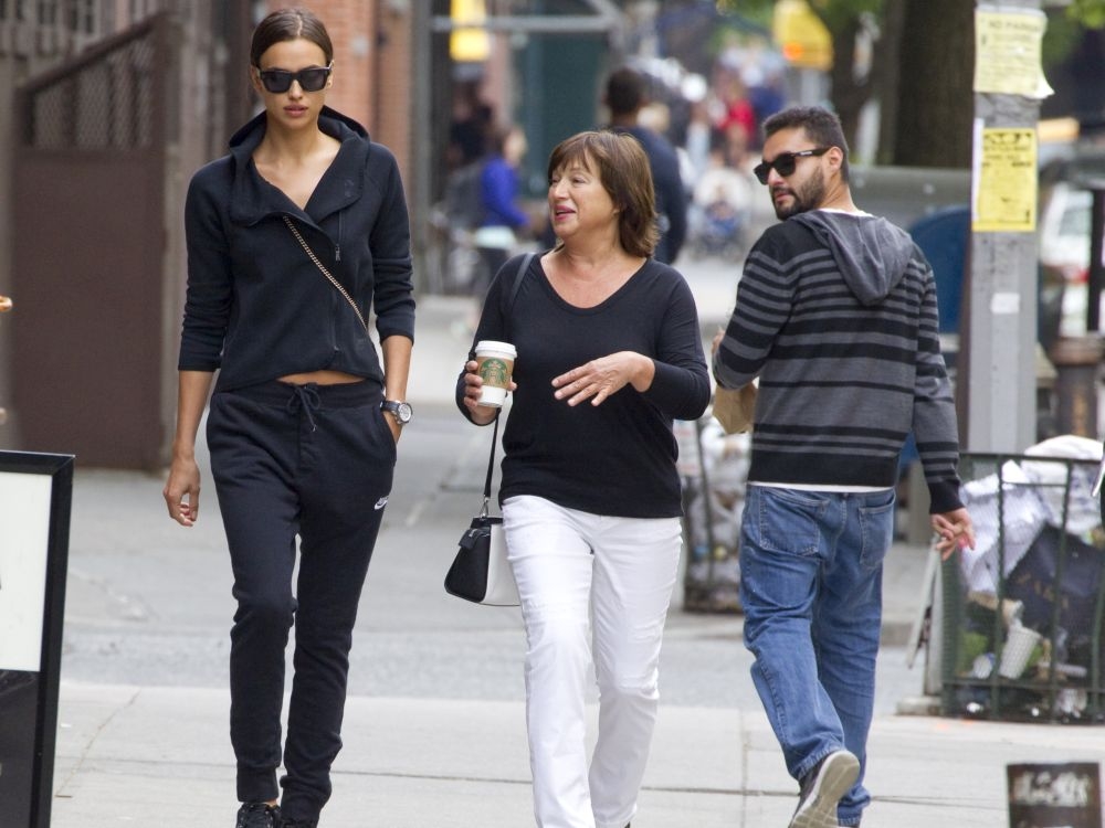 Irina Shayk: Catwalk στους δρόμους της Νέας Υόρκης Irina Shayk: Catwalk στους δρόμους της Νέας Υόρκης