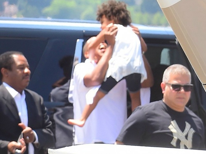 Ο Jay Z είναι ένας αξιαγάπητος χαζομπαμπάς! Ο Jay Z είναι ένας αξιαγάπητος χαζομπαμπάς!
