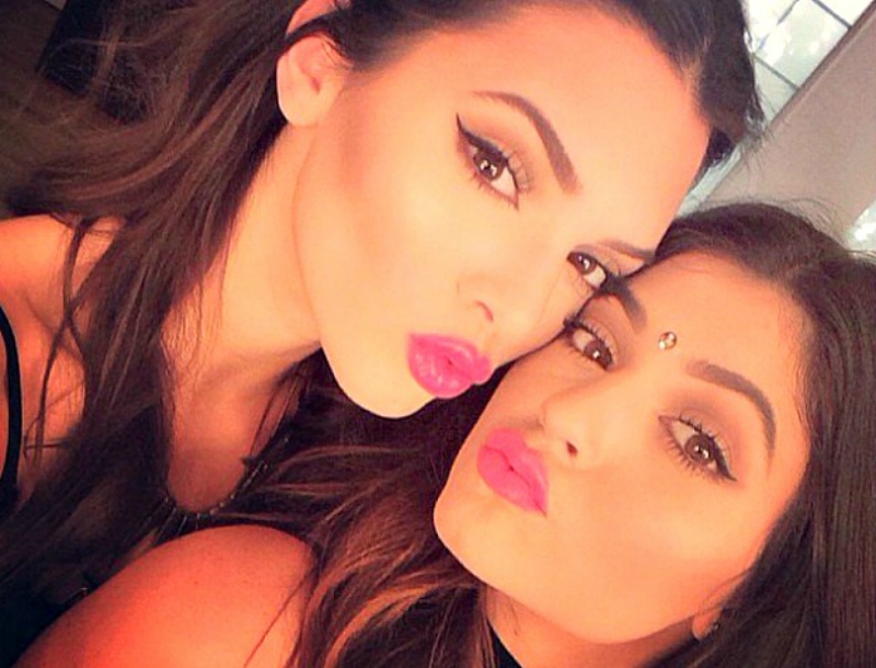 Οι μικρές αδελφές Kardashians, έχουν το πιο sexy instagram - Κεντρική Εικόνα Οι μικρές αδελφές Kardashians, έχουν το πιο sexy instagram - Κεντρική Εικόνα