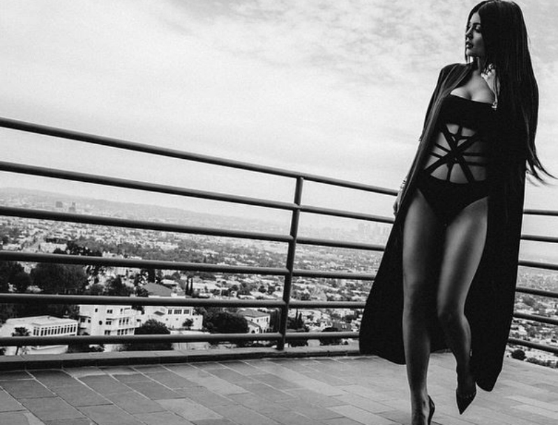 Kylie Jenner: Τράβηξε την πιο sexy selfie με μπικίνι Kylie Jenner: Τράβηξε την πιο sexy selfie με μπικίνι