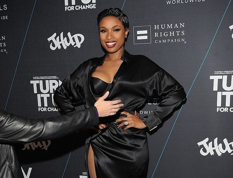 Η Jennifer Hudson έχασε 37 κιλά σε 4 χρόνια και δείχνει το σώμα της! Η Jennifer Hudson έχασε 37 κιλά σε 4 χρόνια και δείχνει το σώμα της!