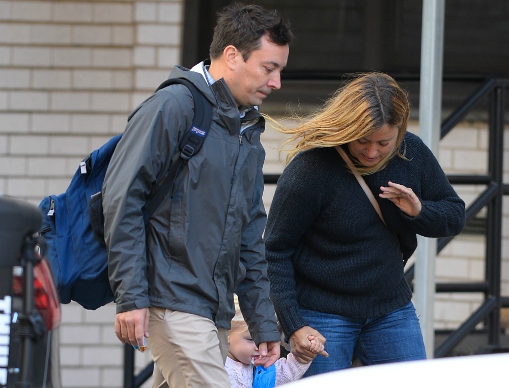 Jimmy Fallon: Τραυματίστηκε ξανά στο χέρι Jimmy Fallon: Τραυματίστηκε ξανά στο χέρι