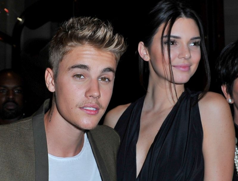 Τι γίνεται εδώ; Ο Justin Bieber για καφέ με την Κendall Jenner Τι γίνεται εδώ; Ο Justin Bieber για καφέ με την Κendall Jenner