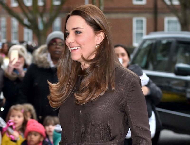 Κάντο όπως η βασίλισσα: H Kate Middleton με φουστάνι 66 ευρώ Κάντο όπως η βασίλισσα: H Kate Middleton με φουστάνι 66 ευρώ