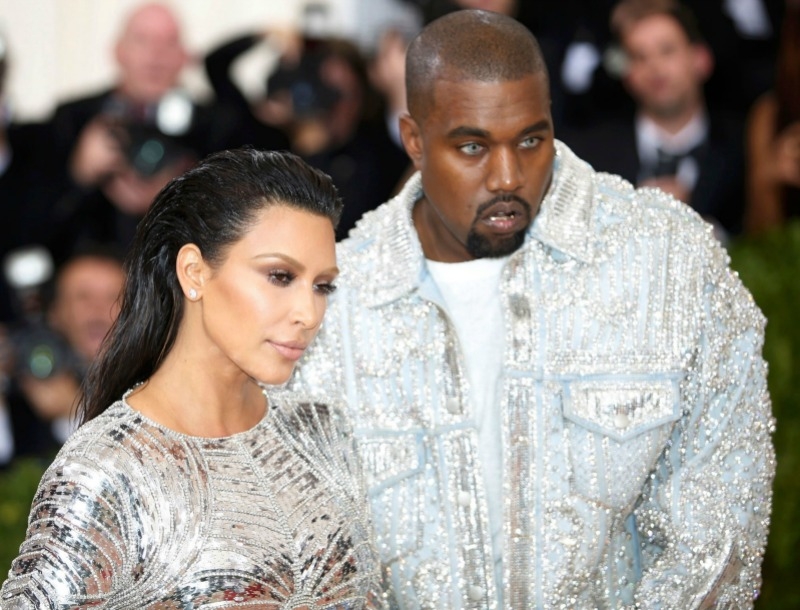 Kanye West: 7 fashion items που έχει σχεδιάσει ο Kanye West (και έχουν γίνει ανάρπαστα) Kanye West: 7 fashion items που έχει σχεδιάσει ο Kanye West (και έχουν γίνει ανάρπαστα)