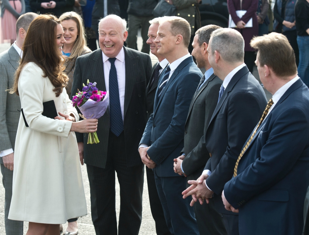 Kate Middleton: Η Δούκισσα στα γυρίσματα της σειράς Downton Abbey Kate Middleton: Η Δούκισσα στα γυρίσματα της σειράς Downton Abbey