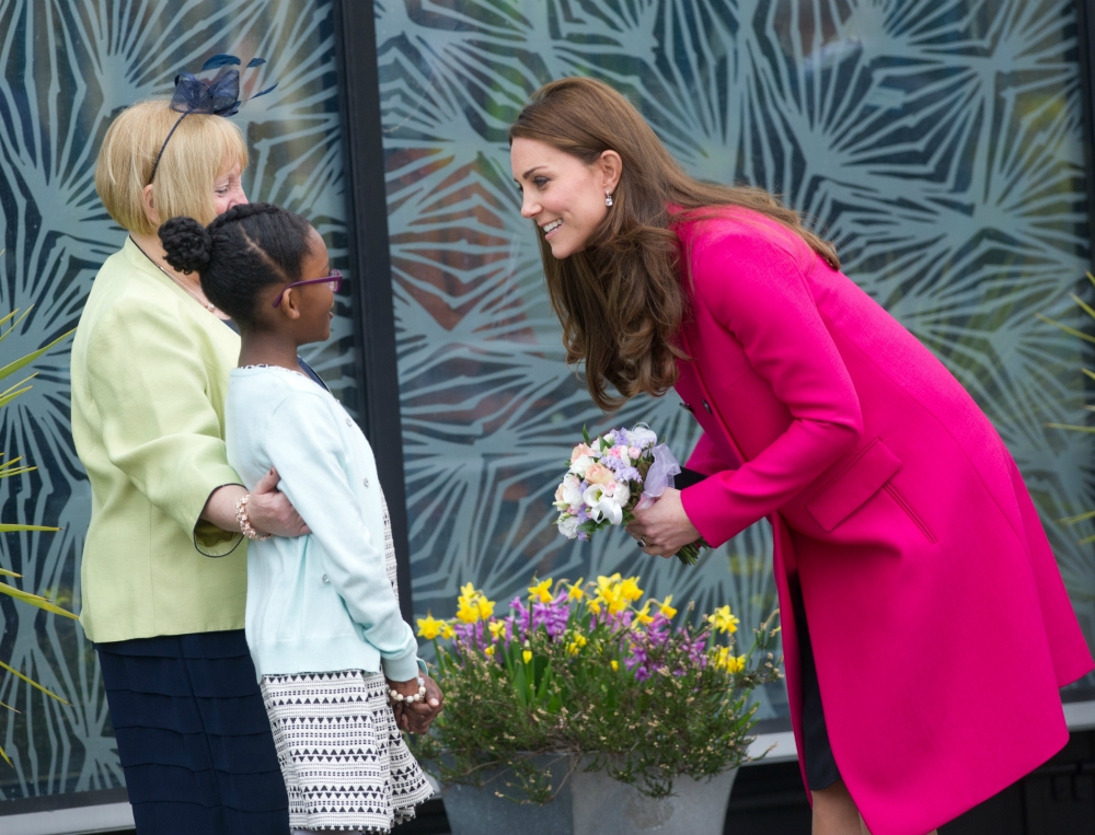 Kate Middleton: Η elegant εμφάνισή της με φούξια παλτό στον 8ο μήνα της εγκυμοσύνης Kate Middleton: Η elegant εμφάνισή της με φούξια παλτό στον 8ο μήνα της εγκυμοσύνης