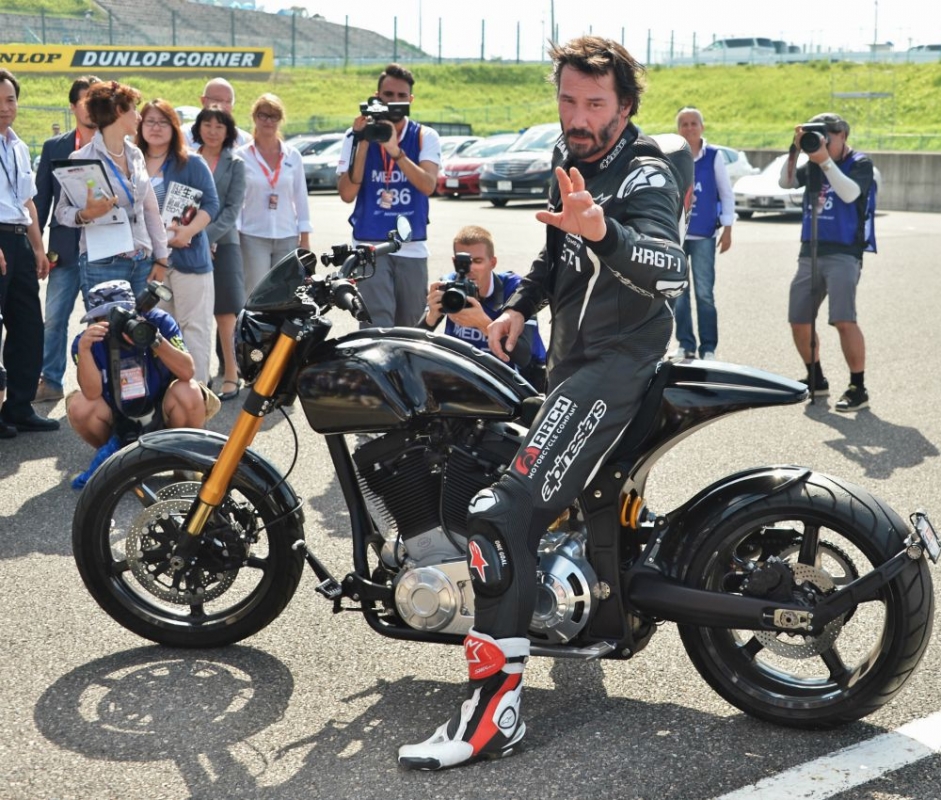 Keanu Reeves (ξανα) ομόρφυνες! Keanu Reeves (ξανα) ομόρφυνες!