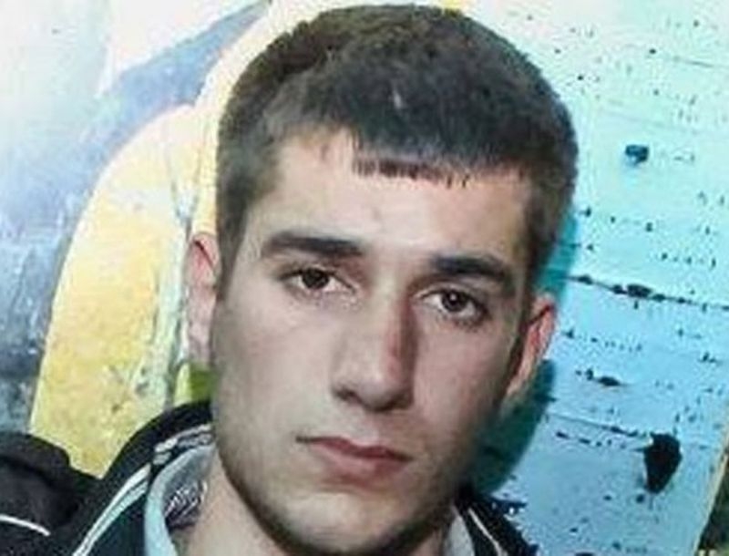 Βαγγέλης Γιακουμάκης: Τον αποχαιρέτησαν με μπαλωθιές στην κηδεία του Βαγγέλης Γιακουμάκης: Τον αποχαιρέτησαν με μπαλωθιές στην κηδεία του