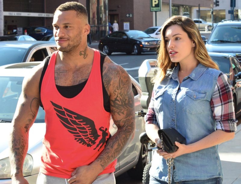 Θα παντρευτεί στη Μύκονο η Kelly Brook; Θα παντρευτεί στη Μύκονο η Kelly Brook;