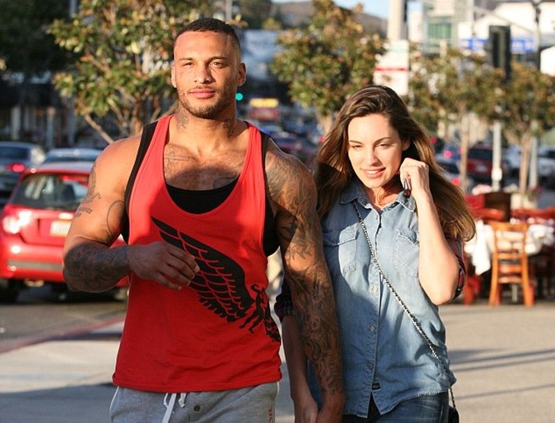 Kelly Brook: Βρίζει τις νυν του πρώην της! Και εκείνος το δημοσιοποιεί Kelly Brook: Βρίζει τις νυν του πρώην της! Και εκείνος το δημοσιοποιεί