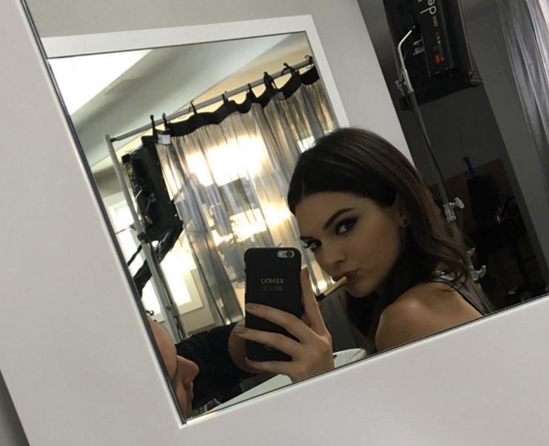 Θέλεις να πέφτουν βροχή τα like; Ακολούθησε τις συμβουλές της Kendall Jenner! Θέλεις να πέφτουν βροχή τα like; Ακολούθησε τις συμβουλές της Kendall Jenner!
