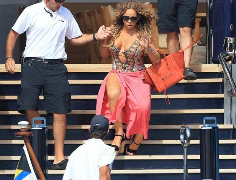 Mariah Carey: Που πας με το τακούνι στο σκάφος; Mariah Carey: Που πας με το τακούνι στο σκάφος;