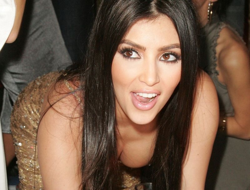 Κim Kardashian: Για να ευχαριστήσει τους followers της, τους έδειξε τα οπίσθια της Κim Kardashian: Για να ευχαριστήσει τους followers της, τους έδειξε τα οπίσθια της