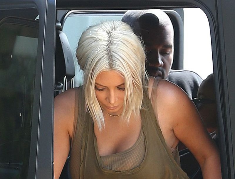 Kim Kardashian: Κατέστρεψε τα μαλλιά της; Kim Kardashian: Κατέστρεψε τα μαλλιά της;