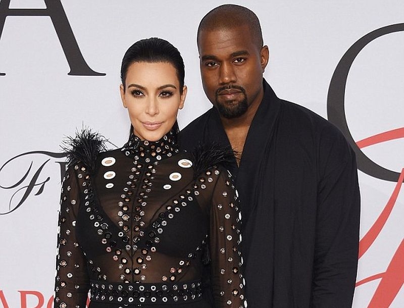 Kim Kardashian: Έφτιαξε ένα γήπεδο μπάσκετ στον Κanye West Kim Kardashian: Έφτιαξε ένα γήπεδο μπάσκετ στον Κanye West