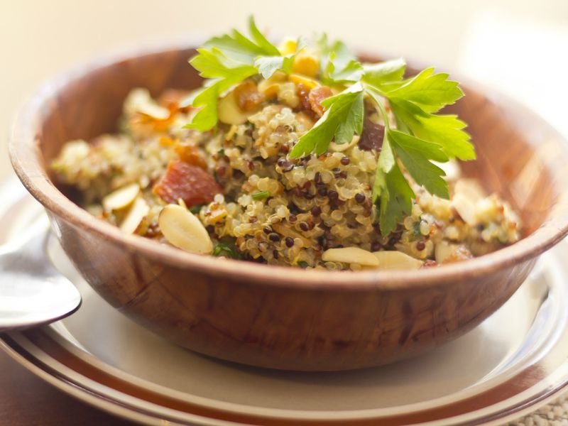 Κινόα με κάρυ, κόλιανδρο και πιπεριές! Light και spicy! Κινόα με κάρυ, κόλιανδρο και πιπεριές! Light και spicy!