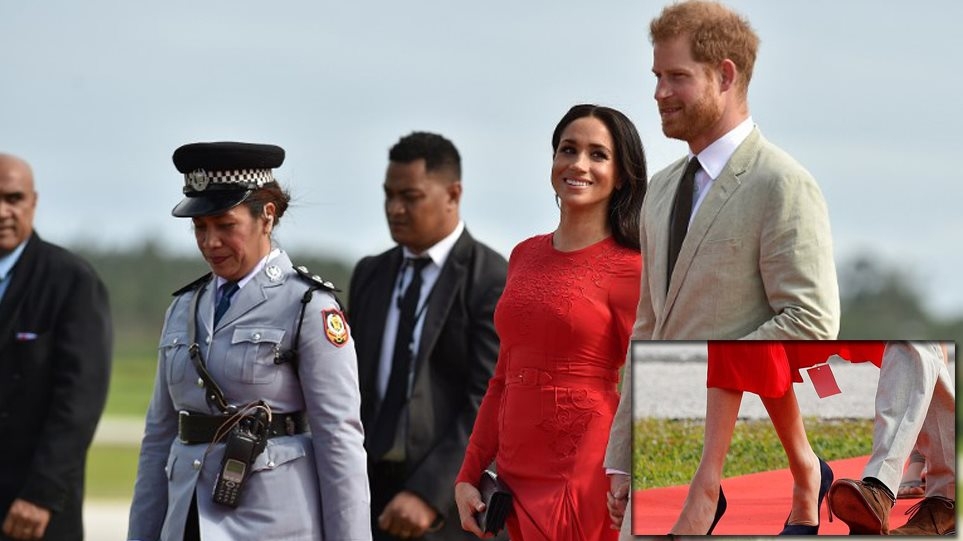 Συμβαίνει και στις διάσημες: Η Meghan Markle βγήκε με την ετικέτα στο ρούχο Συμβαίνει και στις διάσημες: Η Meghan Markle βγήκε με την ετικέτα στο ρούχο