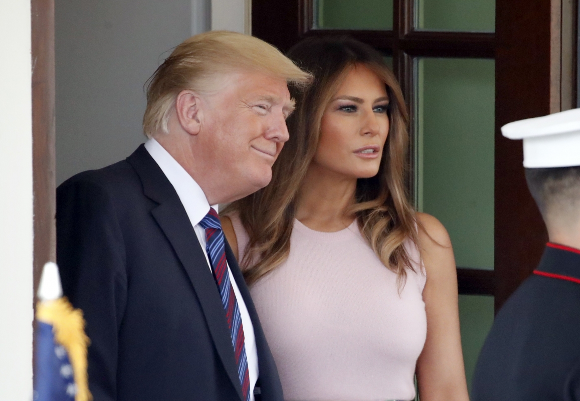 Η Melania Trump εξόργισε τους Αμερικανούς την ημέρα των Ευχαριστιών Η Melania Trump εξόργισε τους Αμερικανούς την ημέρα των Ευχαριστιών