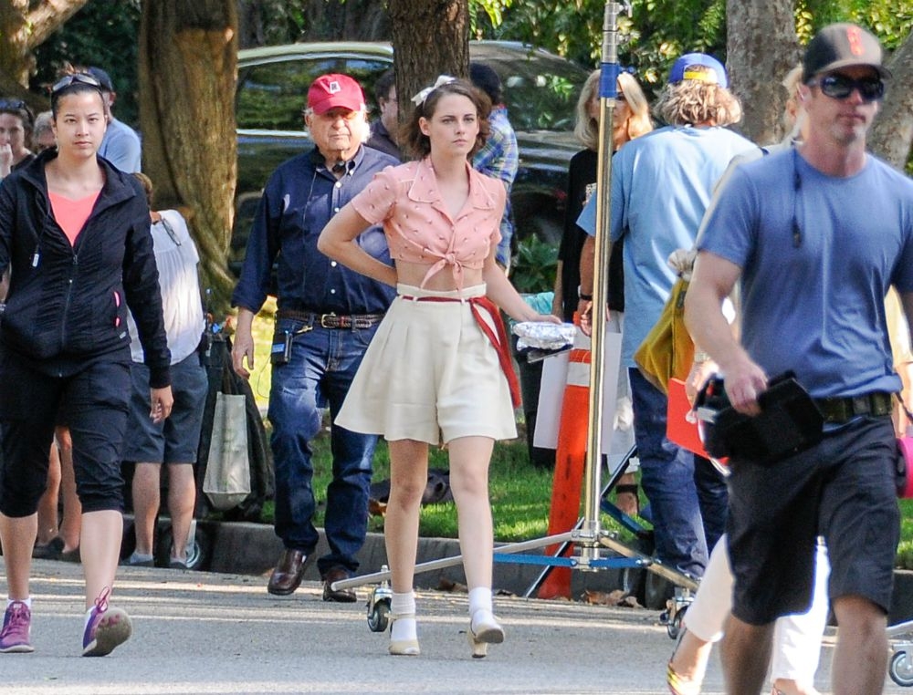 Η Kristen Stewart έγινε retro fashionista για χάρη του Woody Allen Η Kristen Stewart έγινε retro fashionista για χάρη του Woody Allen