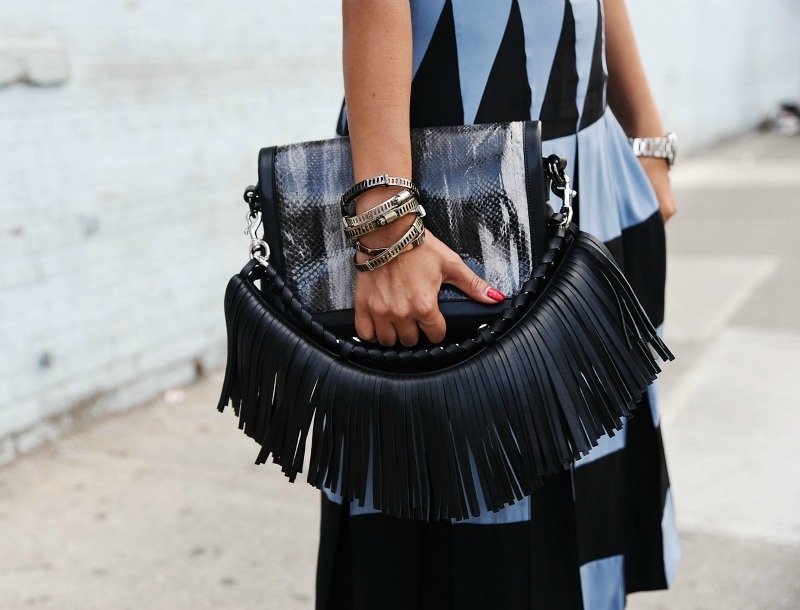 Τσάντες 2016 : 9 τσάντες με κρόσσια για το πιο stylish και παιχνιδιάρικο look Τσάντες 2016 : 9 τσάντες με κρόσσια για το πιο stylish και παιχνιδιάρικο look