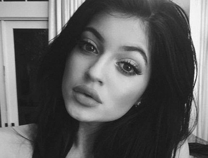 Kylie Jenner δεν πείθεις κανέναν! Τι λέει για τα φουσκωμένα χείλη Kylie Jenner δεν πείθεις κανέναν! Τι λέει για τα φουσκωμένα χείλη