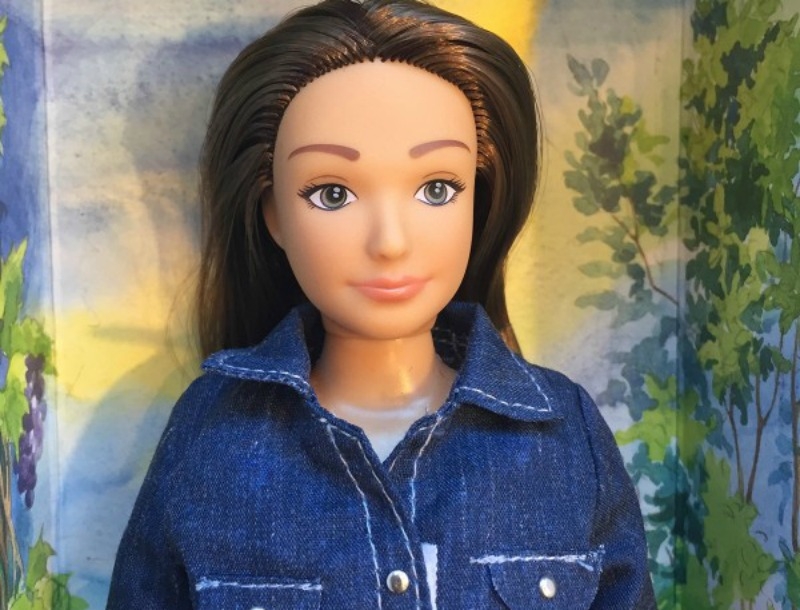 Lammily: Μία Barbie πραγματικών διαστάσεων με κυτταρίτιδα Lammily: Μία Barbie πραγματικών διαστάσεων με κυτταρίτιδα