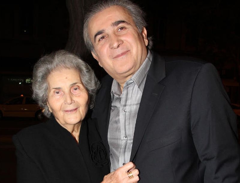 Λάκης Λαζόπουλος: Θρήνος για τον Λάκη. Έχασε τη μητέρα του Λάκης Λαζόπουλος: Θρήνος για τον Λάκη. Έχασε τη μητέρα του