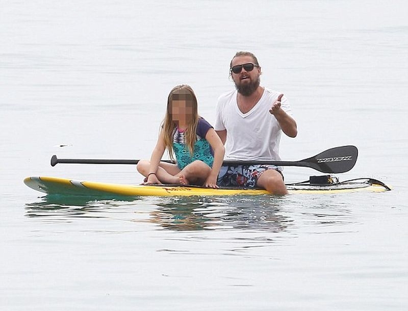 Leonardo DiCaprio: Ξύπνησε το πατρικό του ένστικτο; Leonardo DiCaprio: Ξύπνησε το πατρικό του ένστικτο;