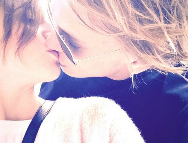 Chris Evans ατύχησες! Η Lily Collins τα ξαναέφτιαξε με τον πρώην της Chris Evans ατύχησες! Η Lily Collins τα ξαναέφτιαξε με τον πρώην της