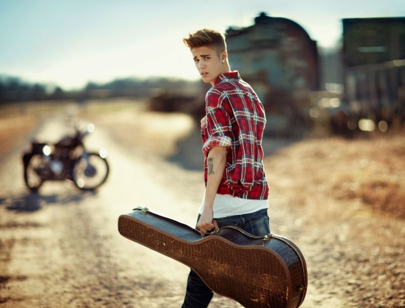 Δεν είναι φάρσα: Ο Justin Bieber ετοιμάζεται να γίνει ιεραπόστολος! Δεν είναι φάρσα: Ο Justin Bieber ετοιμάζεται να γίνει ιεραπόστολος!