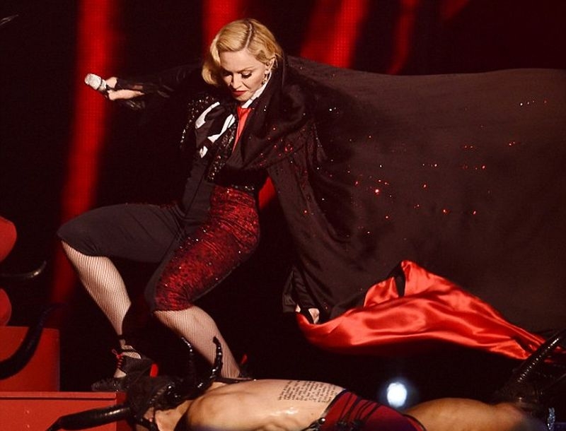 Madonna: Τι απάντησε για την πτώση της στα BRIT Awards Madonna: Τι απάντησε για την πτώση της στα BRIT Awards