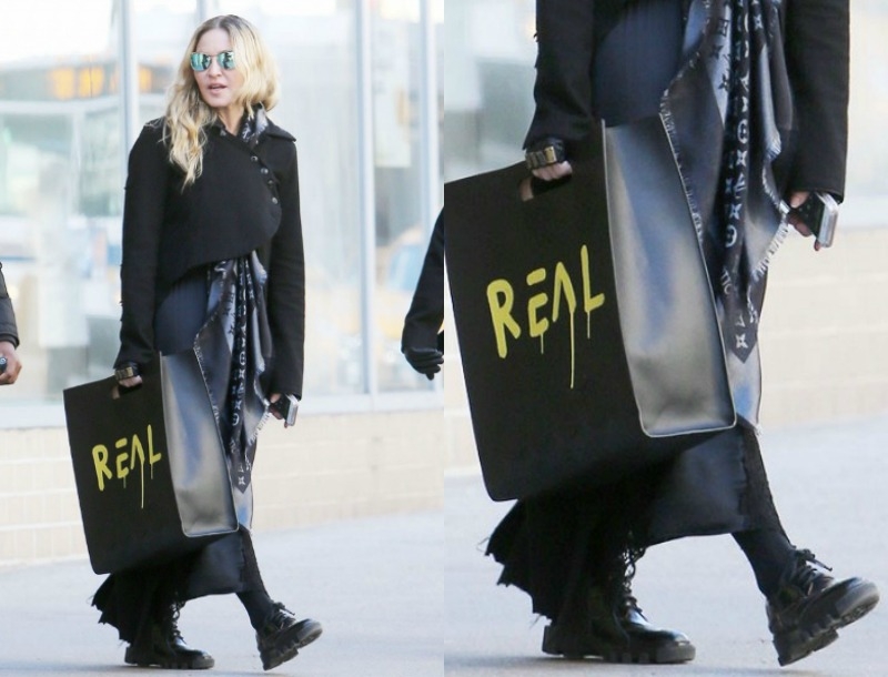 Madonna : H επιστροφή της shopper bag! Και η Madonna είναι η αιτία (+ ρεπορτάζ αγοράς) Madonna : H επιστροφή της shopper bag! Και η Madonna είναι η αιτία (+ ρεπορτάζ αγοράς)