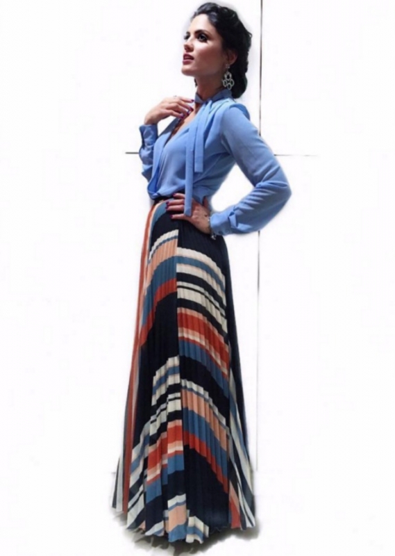 Street style : Η Μαίρη Συνατσάκη συνδυάζει την maxi φούστα έτσι όπως ακριβώς θες Street style : Η Μαίρη Συνατσάκη συνδυάζει την maxi φούστα έτσι όπως ακριβώς θες