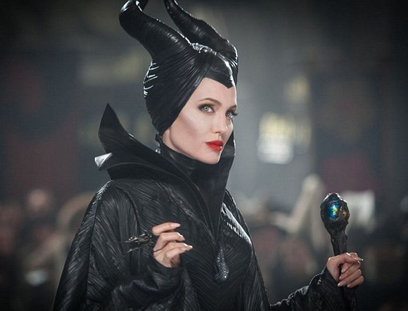 Angelina Jolie: Eπιστρέφει στο Maleficent Angelina Jolie: Eπιστρέφει στο Maleficent