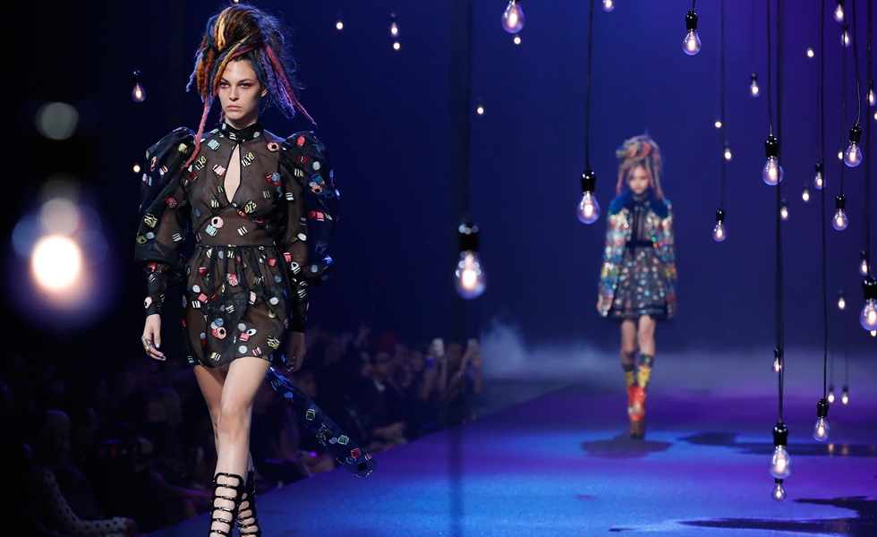 NYFW: 9 πράγματα που πρέπει να μάθεις για το show του Marc Jacobs NYFW: 9 πράγματα που πρέπει να μάθεις για το show του Marc Jacobs