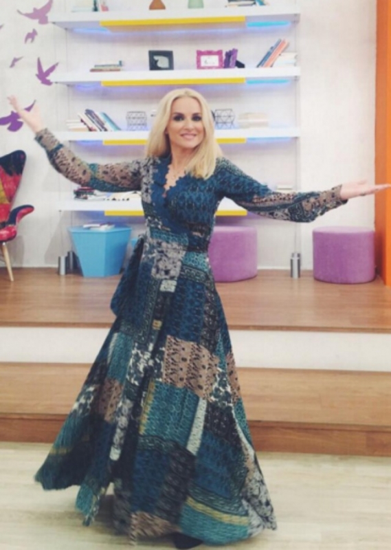 Street style : H Μαρία Μπεκατώρου ξεχωρίζει για την boho διάθεση και το maxi φόρεμα Street style : H Μαρία Μπεκατώρου ξεχωρίζει για την boho διάθεση και το maxi φόρεμα