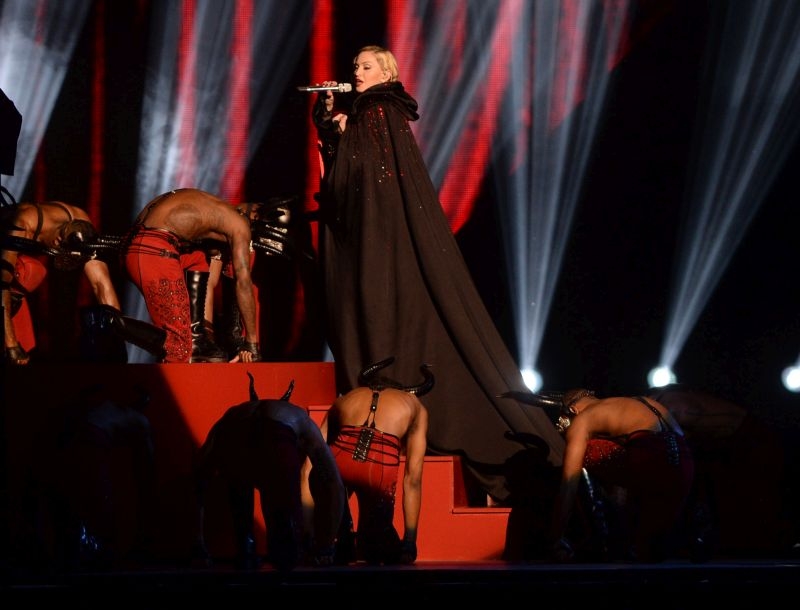 Madonna: Απίστευτο τρολάρισμα για την τούμπα της στα BRIT Awards Madonna: Απίστευτο τρολάρισμα για την τούμπα της στα BRIT Awards