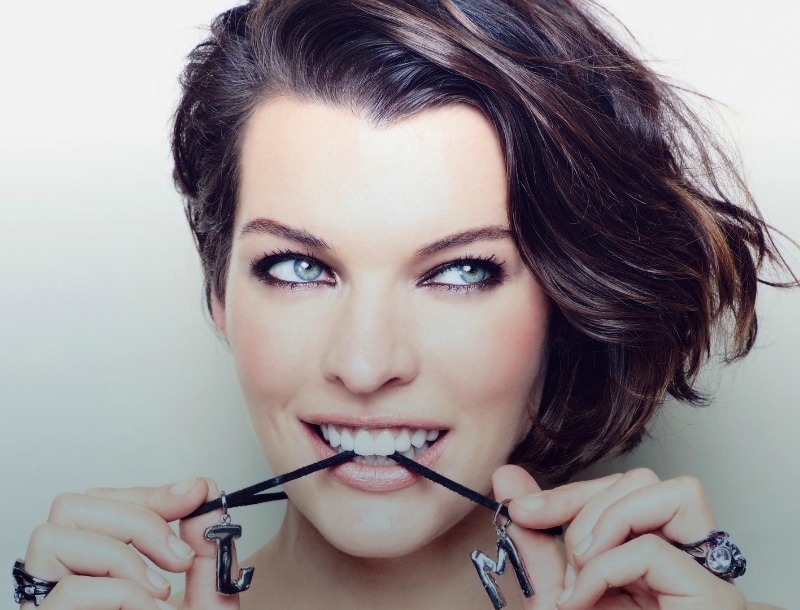 Mila Jovovich: Ποστάρει φωτογραφίες της μόλις τεσσάρων ημερών κόρης της Mila Jovovich: Ποστάρει φωτογραφίες της μόλις τεσσάρων ημερών κόρης της