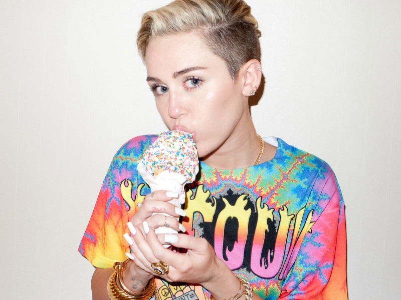 Πολύ γέλιο! Πώς ήταν στα πρώτα τους video clip οι Taylor Swift, Miley Cyrus Πολύ γέλιο! Πώς ήταν στα πρώτα τους video clip οι Taylor Swift, Miley Cyrus