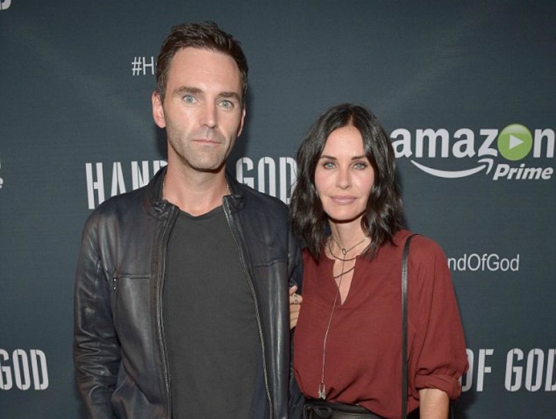 Courteney Cox τι έπαθες; Όλοι λένε πως έκανες πλαστική! Courteney Cox τι έπαθες; Όλοι λένε πως έκανες πλαστική!