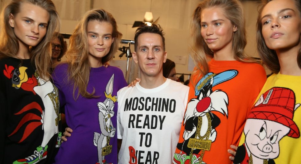 Franco Moschino: Έργα και ημέρες του σχεδιαστή πίσω από το διάσημο οίκο μόδας! Franco Moschino: Έργα και ημέρες του σχεδιαστή πίσω από το διάσημο οίκο μόδας!