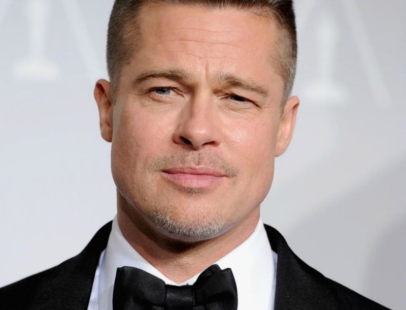Brad Pitt: Πόσο κούκλος πια; Δες τον με μποξεράκι πριν γίνει διάσημος! Brad Pitt: Πόσο κούκλος πια; Δες τον με μποξεράκι πριν γίνει διάσημος!