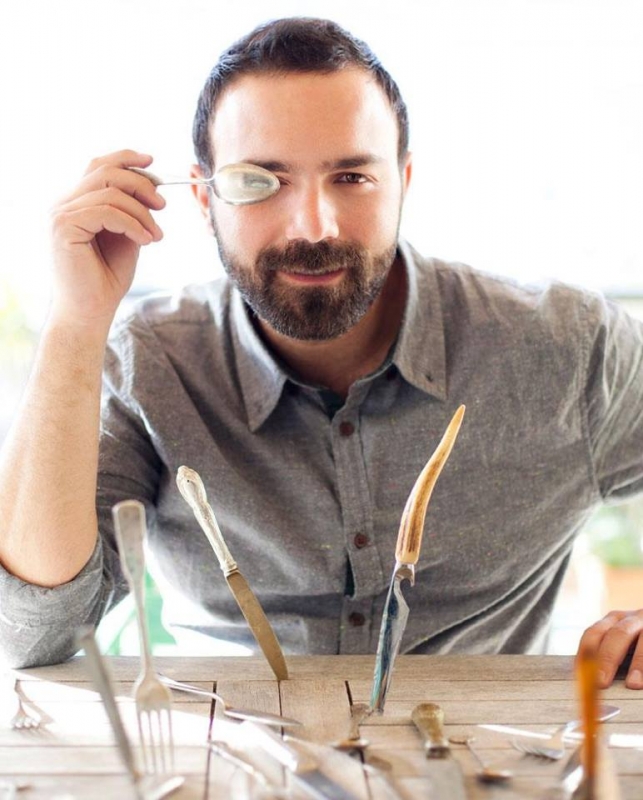Nomad chef: Ο Ανδρέας Λαγός στήνει ένα εστιατόριο στο σπίτι σου Nomad chef: Ο Ανδρέας Λαγός στήνει ένα εστιατόριο στο σπίτι σου
